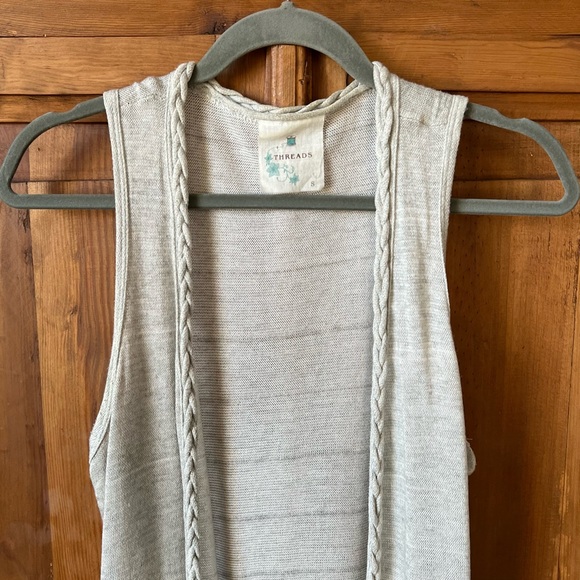 Threads Gray Linen Blend Braided Open Front Sleeveless Cardigan Size Small - Picture 3 of 9